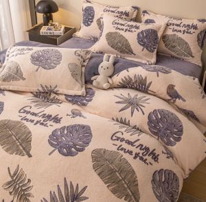 Плюшен комплект с ластик 160х200см, 4 части ,100% полиестер