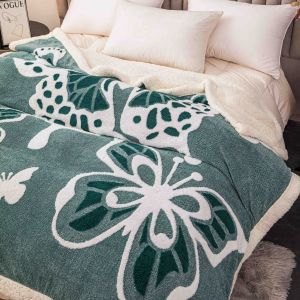 Мека плюшена завивка/одеяло  с пеперуди,200х230см.,100% полиестер