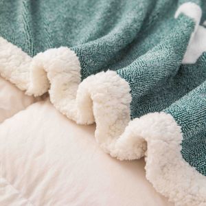 Мека плюшена завивка/одеяло  с пеперуди,200х230см.,100% полиестер