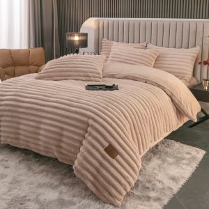 Плюшен комплект с ластик 160х200см, 4 части ,100% полиестер