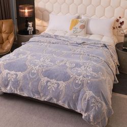 Oдеяло от 100% полиестер с размери 200х230 см