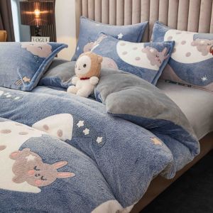 Плюшен комплект с ластик 160х200см, 4 части ,100% полиестер