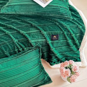 Луксозно плюшено одеяло + 2 бр. калъфки за възглавници,100% полиестер