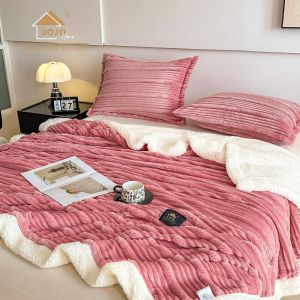 Луксозно плюшено одеяло + 2 бр. калъфки за възглавници,100% полиестер