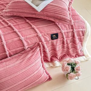 Луксозно плюшено одеяло + 2 бр. калъфки за възглавници,100% полиестер