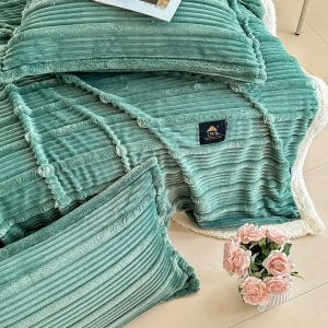 Луксозно плюшено одеяло + 2 бр. калъфки за възглавници,100% полиестер