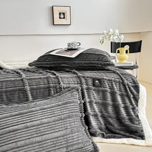 Луксозно плюшено одеяло + 2 бр. калъфки за възглавници,100% полиестер