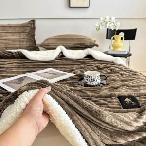 Луксозно плюшено одеяло + 2 бр. калъфки за възглавници,100% полиестер