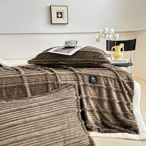 Луксозно плюшено одеяло + 2 бр. калъфки за възглавници,100% полиестер